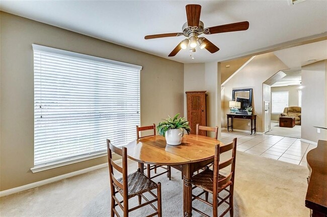 Building Photo - 6303 Applewood Forest Dr