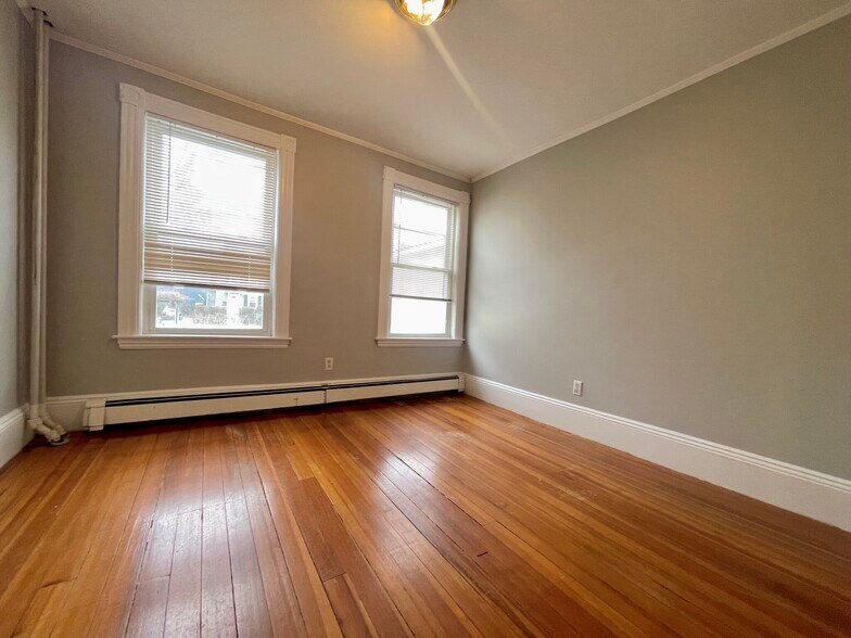 Building Photo - 31 Wheatland St