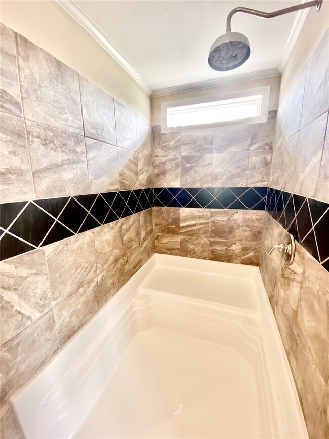 Building Photo - 11720 W Small Oaks Ln