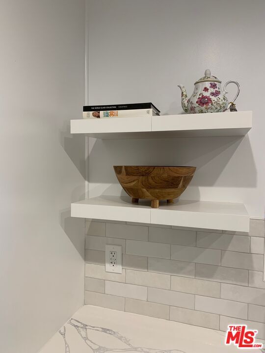 Building Photo - 8673 W Olympic Blvd