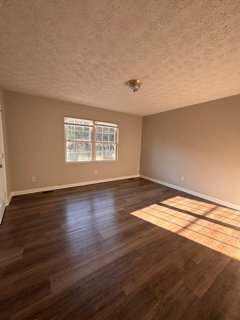 Building Photo - 1136 Rives Rd
