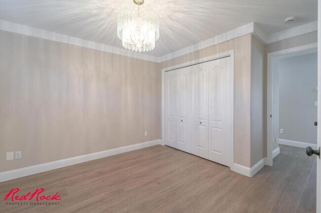 Building Photo - Spacious 6 Bedroom Home with a Balcony!