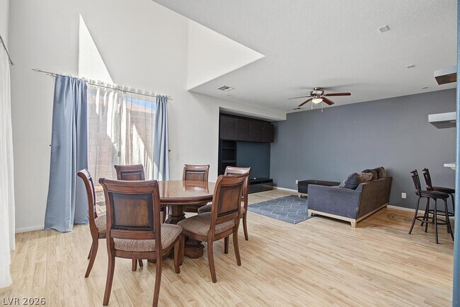 Building Photo - 9315 Quiet Mist Ct