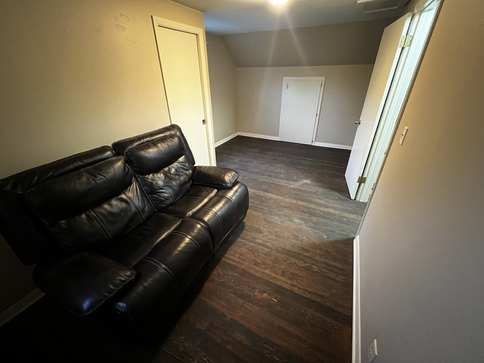 Building Photo - 2108 Oaklawn Ave