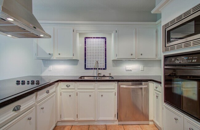 Building Photo - 16209 Wall St