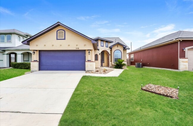 Building Photo - 4 bedrooms, 2,049 square foot only 7.5 mil...