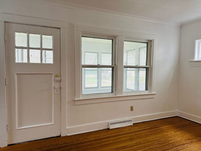 Building Photo - 14 Admiral Park