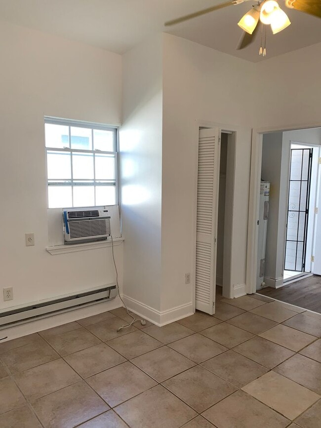 Building Photo - 8809 Colapissa St