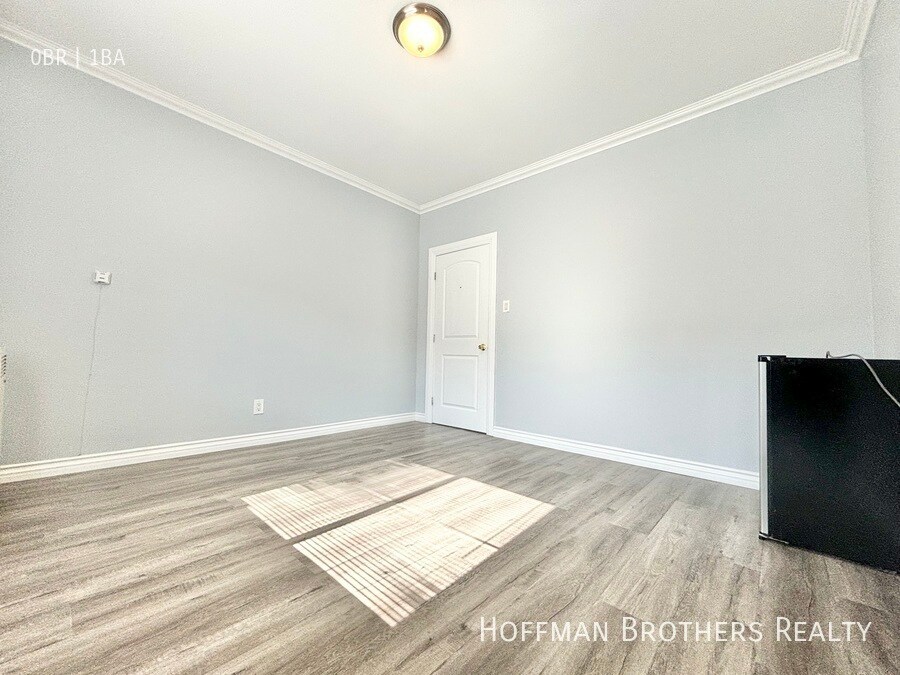 Building Photo - 2422 Venice Blvd.