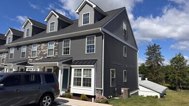 Building Photo - 19 Burk Ct