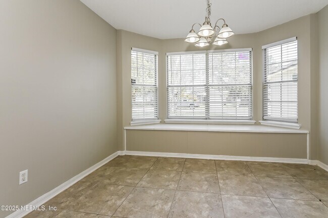 Building Photo - 6726 Newgate Cir E