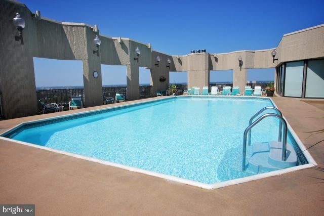 Building Photo - 2020 Walnut St