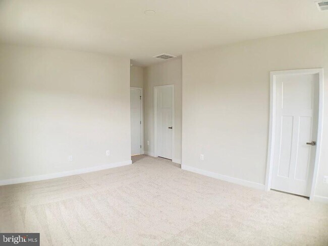 Building Photo - 11380 Willow Green Cir