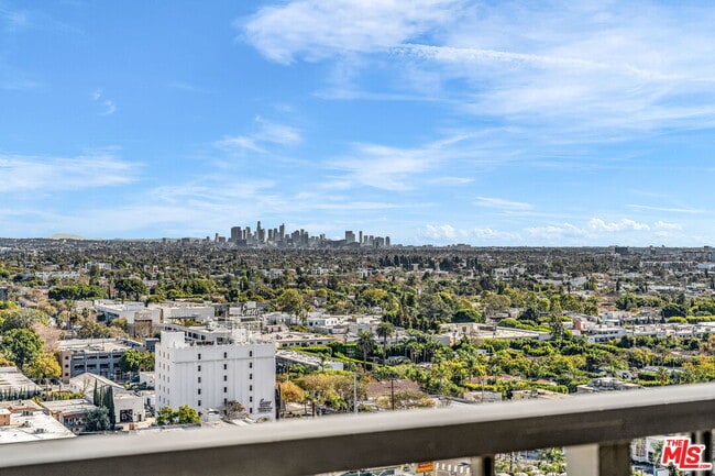 Building Photo - 1155 N La Cienega Blvd