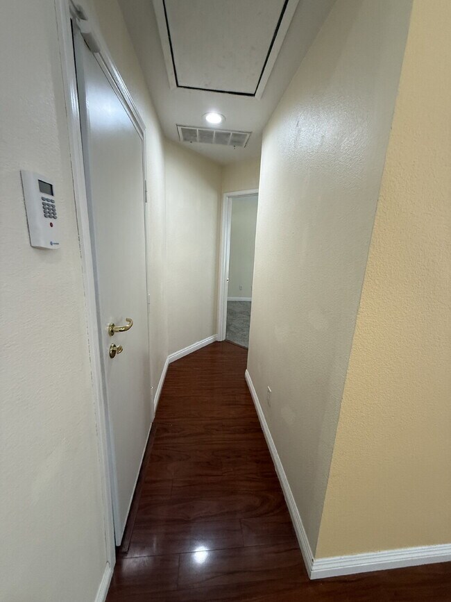 Building Photo - Beautiful 3-Bedroom 2 bathroom in the Heart of Pleasanton!