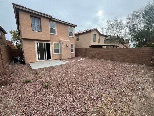 Building Photo - BEAUTIFUL 3 BEDROOM HOME IN THE VISTAS IN SUMMERLIN!