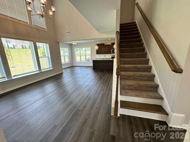 Building Photo - 1139 Overlake Dr