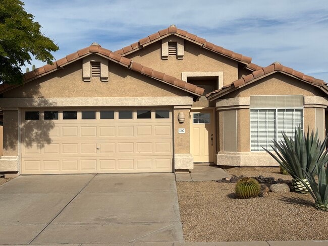 Building Photo - 7260 E Softwind Dr