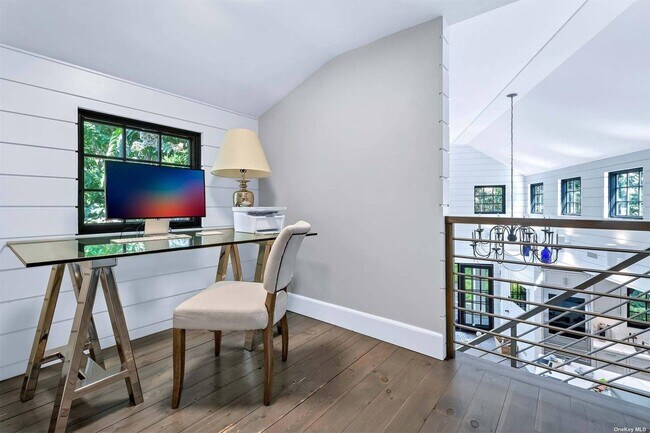 Building Photo - 7 Miller Ln W