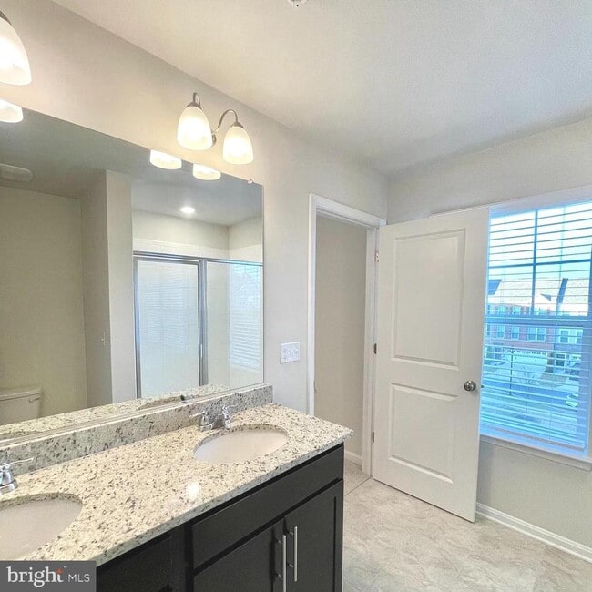 Building Photo - 2709 Princess Victoria Way