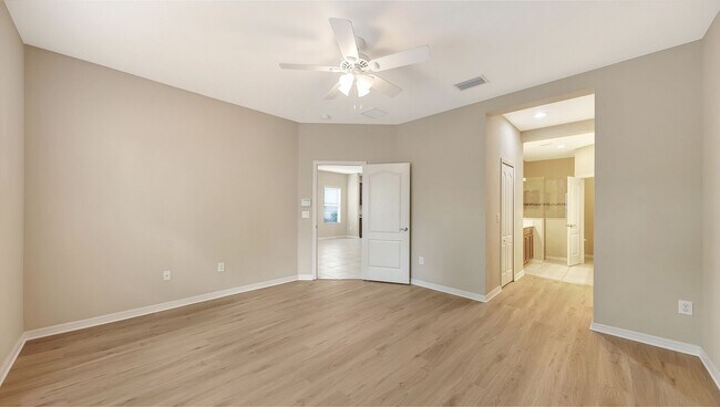 Building Photo - 2/2 plus den Villa in Fairfield with a 2 car garage