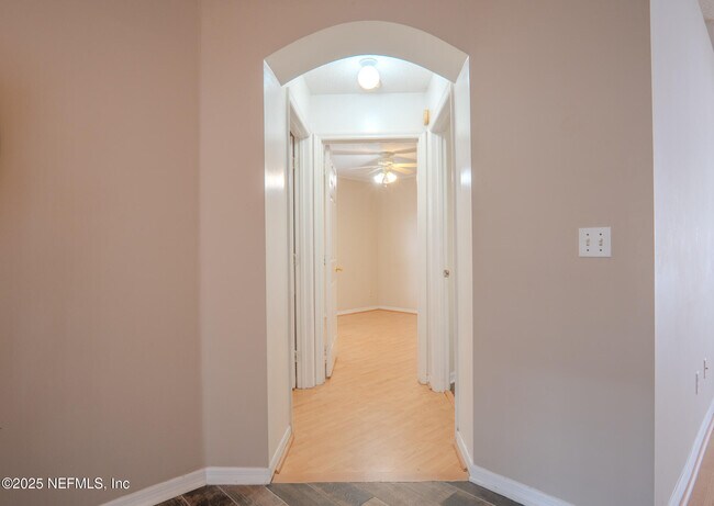 Building Photo - 11048 Ridge Point Dr