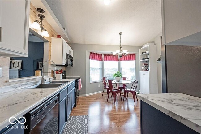 Building Photo - 9960 S Redmond Ct