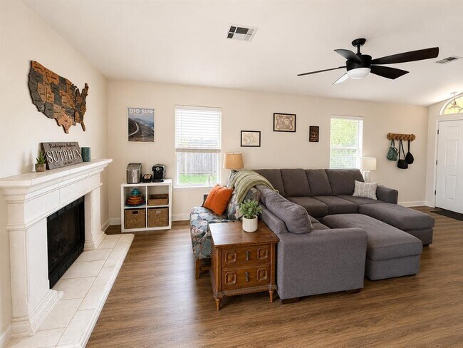 Building Photo - 2805 Feathercrest Dr