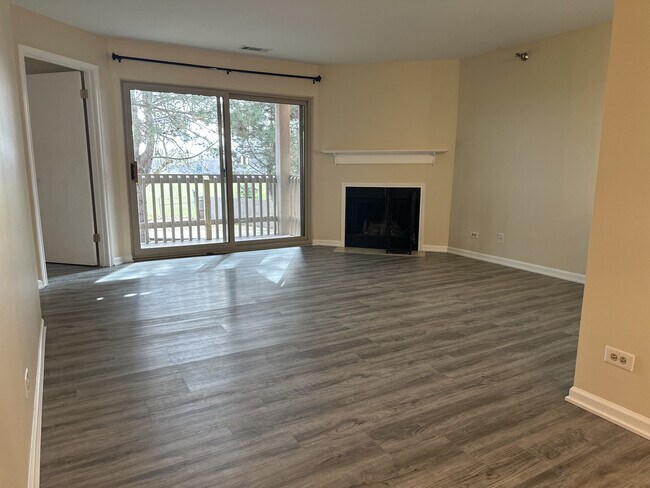 Building Photo - 214 Glengarry Dr