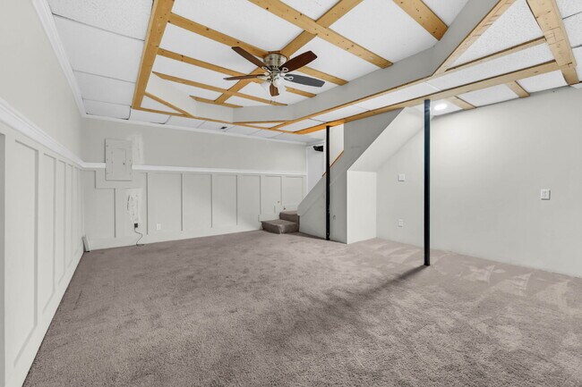 Building Photo - 3 Bedroom and 2 Bathroom with Finished Basement near Fort Campbell