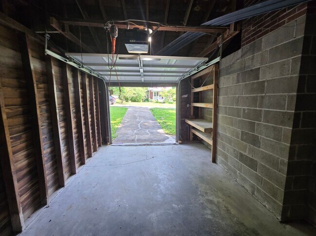 Building Photo - 304 Tiffin Ave