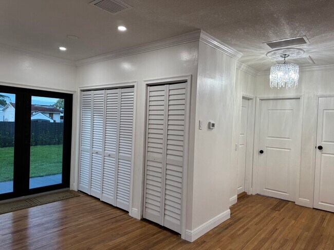 Building Photo - 8366 SW 37th St