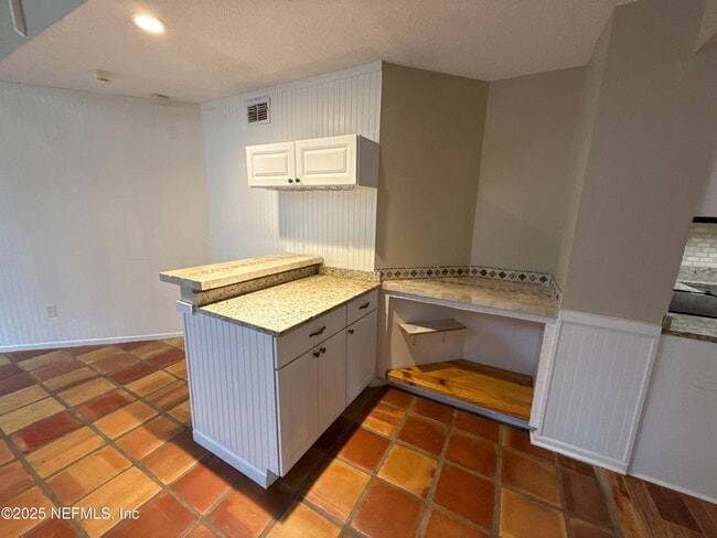 Building Photo - 1 Turtleback Trail