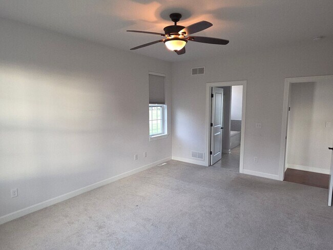 Building Photo - W239N3743 River Birch Ct