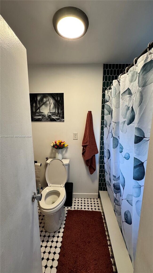 Building Photo - 6238 Hayes St