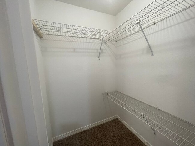Building Photo - Haughton Beauty with Bonus Room