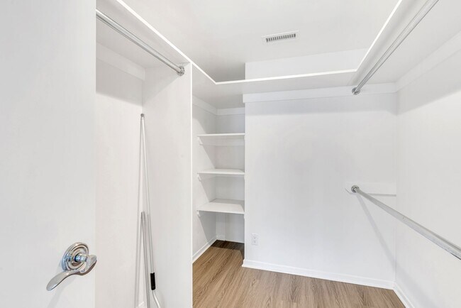 Building Photo - 3 Bed 3 Bath Ocean View, Penthouse "Mark Singer" Residence in Downtown Laguna Beach