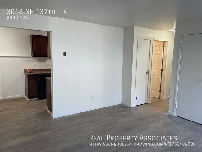 Building Photo - 3018 NE 137th-4