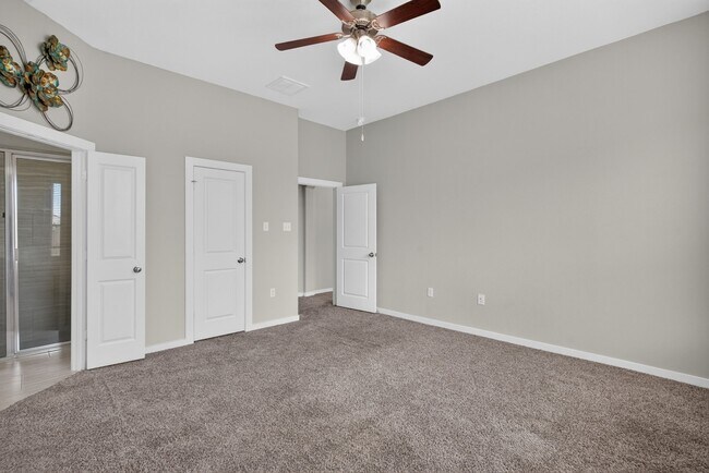 Building Photo - 6915 Rosemont Ct