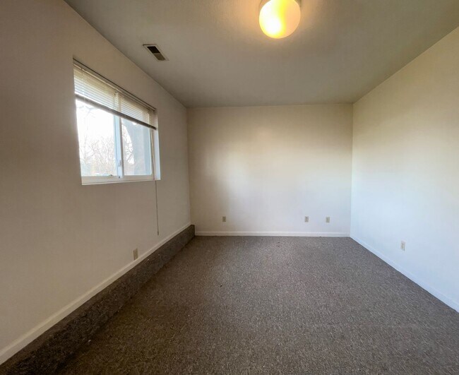 Building Photo - Yorktown School District