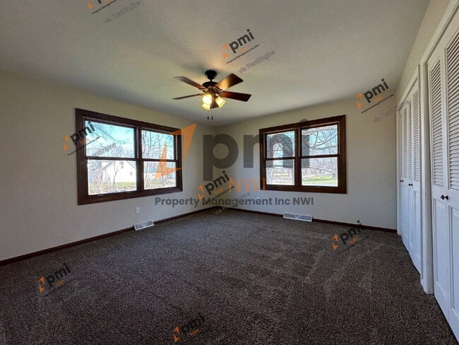 Building Photo - 202 E 250 S