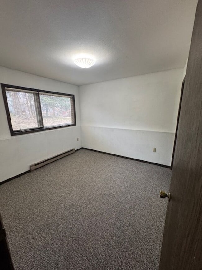 Building Photo - 2 Bedroom Unit in South Anchorage!