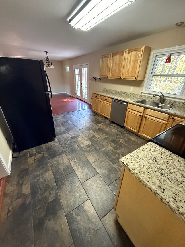 Building Photo - 204 Orchard Ln