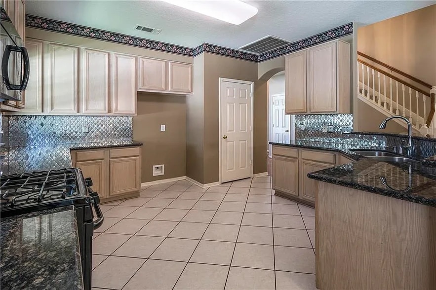 Building Photo - 2902 Sunbird Dr