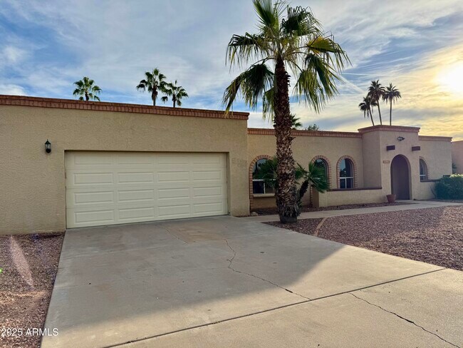 Building Photo - 5121 E Larkspur Dr