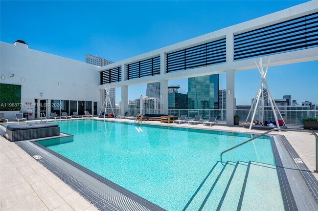 Building Photo - 151 SE 1st St