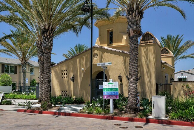 Building Photo - 4 bedroom - Pacific Ridge in Oceanside