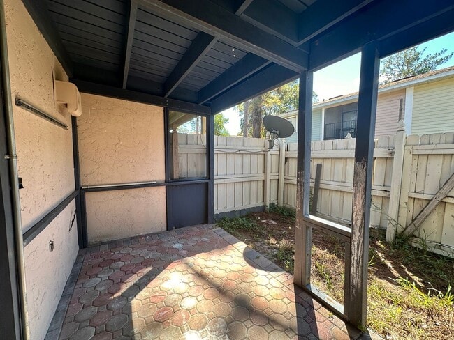 Building Photo - Spacious 2BR/2.5BA Townhome in Mill Run