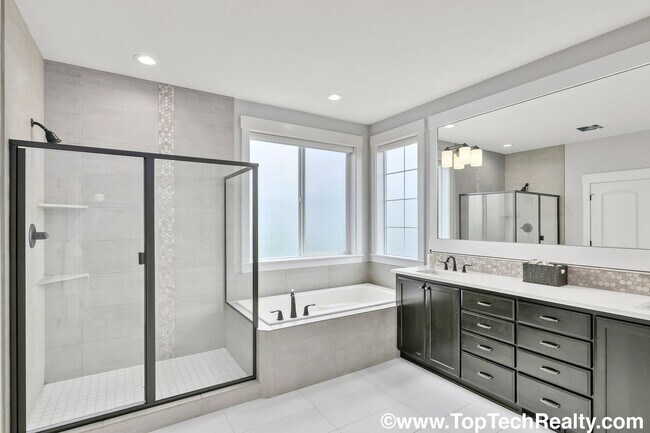 Building Photo - Beautiful *CORNER LOT* 5 BD* 3.5 BA* Singl...