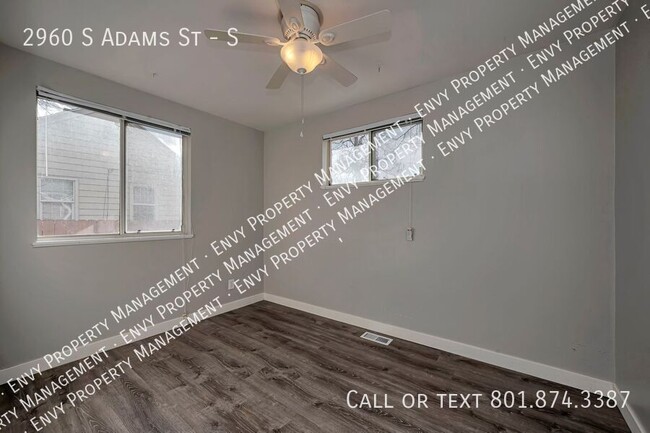 Building Photo - Cozy 2 Bed, 1 Bath Home with Modern Floors...